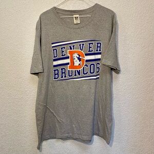 Denver Broncos T-Shirt Men’s XL Grey Retro “D” Logo Short Sleeve NFL Tee Shirt